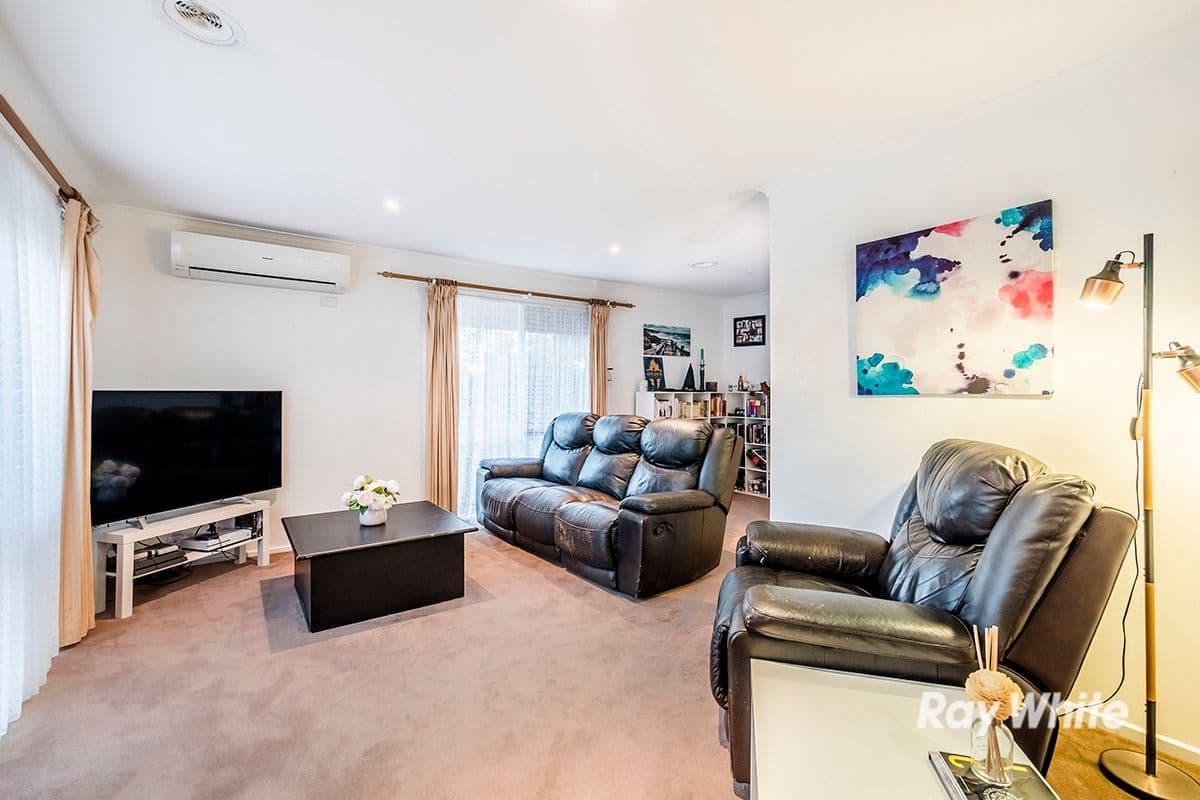 1 Walnut Court, Cranbourne North VIC 3977, Cranbourne North - Thumbnail 3