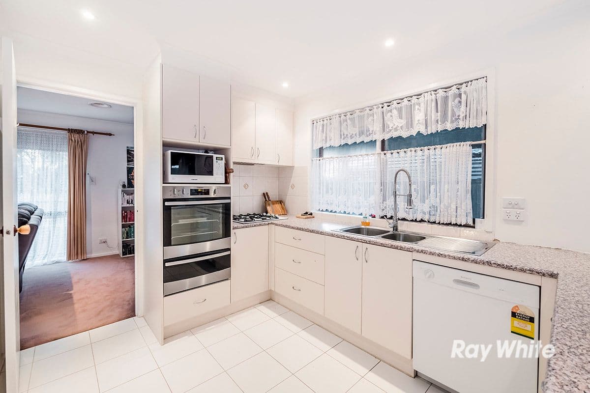1 Walnut Court, Cranbourne North VIC 3977, Cranbourne North - Thumbnail 5