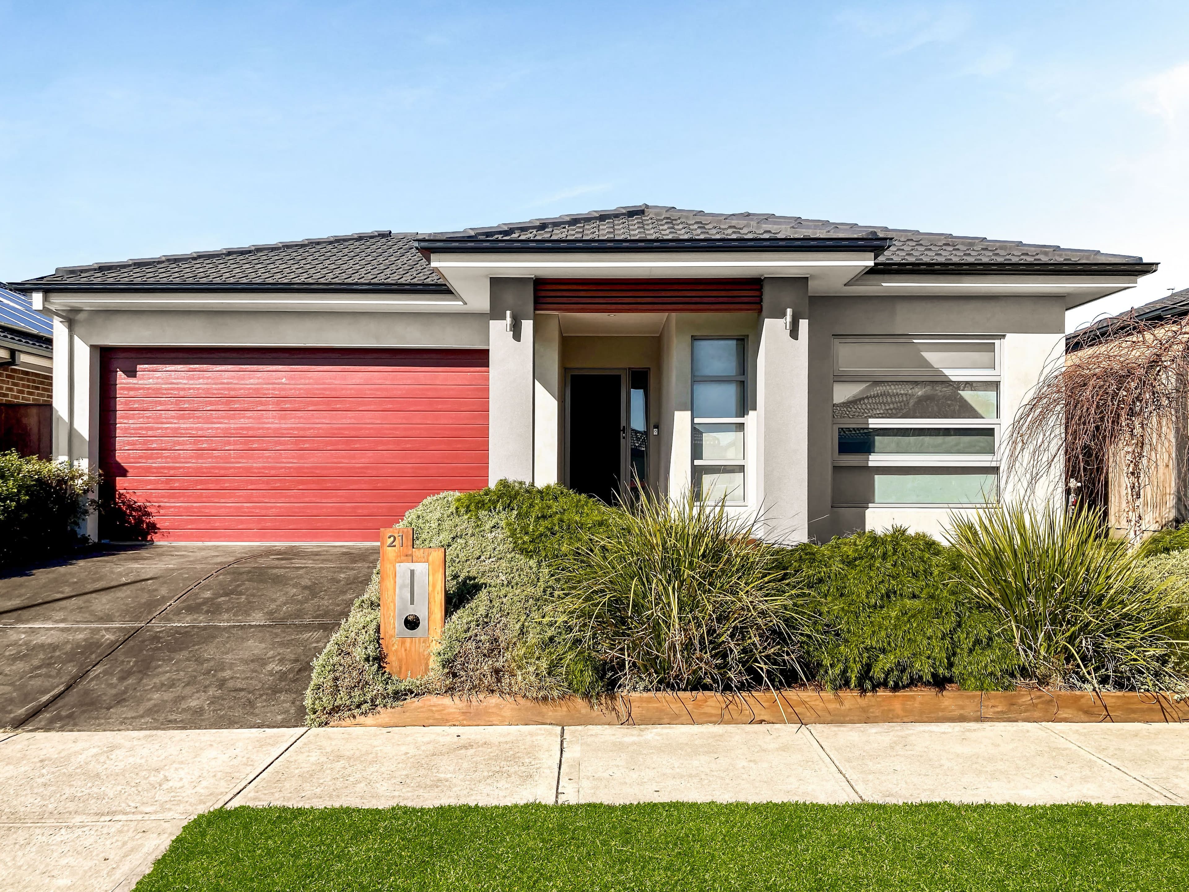 21 Joanne Way, Officer VIC 3809, Officer - Image 1