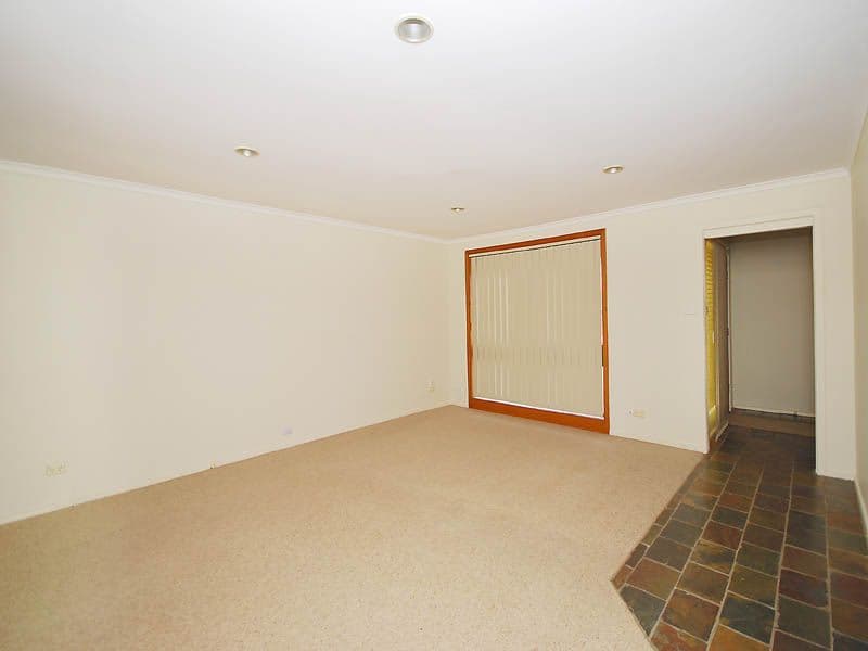 12 Tadstan Drive, TULLAMARINE VIC 3043, Tullamarine - Thumbnail 2