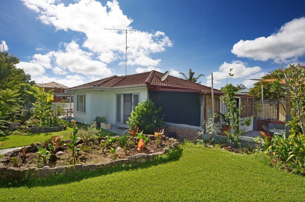 8 Barrack Avenue, Barrack Heights - Image 1