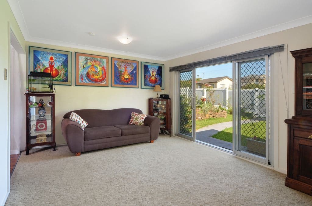 8 Barrack Avenue, Barrack Heights - Thumbnail 2