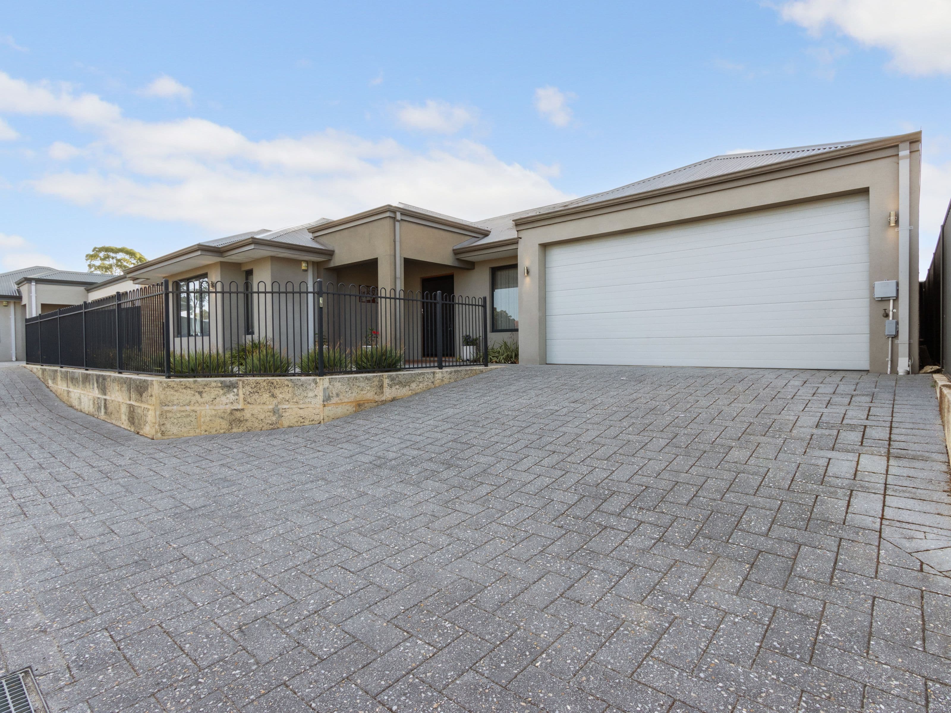 1B Willaring Drive, Beckenham WA 6107, Beckenham - Image 1
