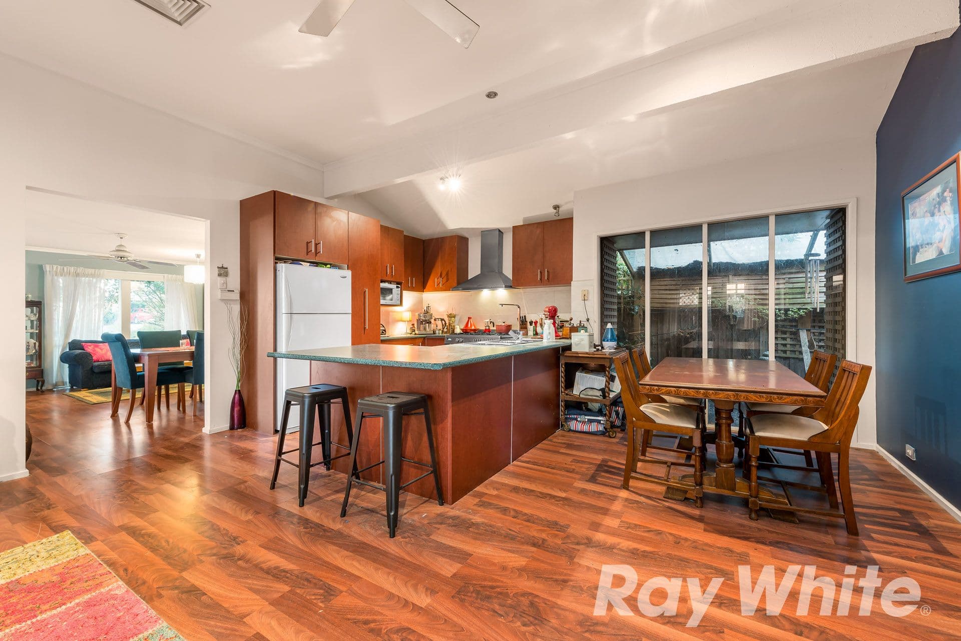 18 Lambourne Avenue, Rowville VIC 3178, Rowville - Thumbnail 2