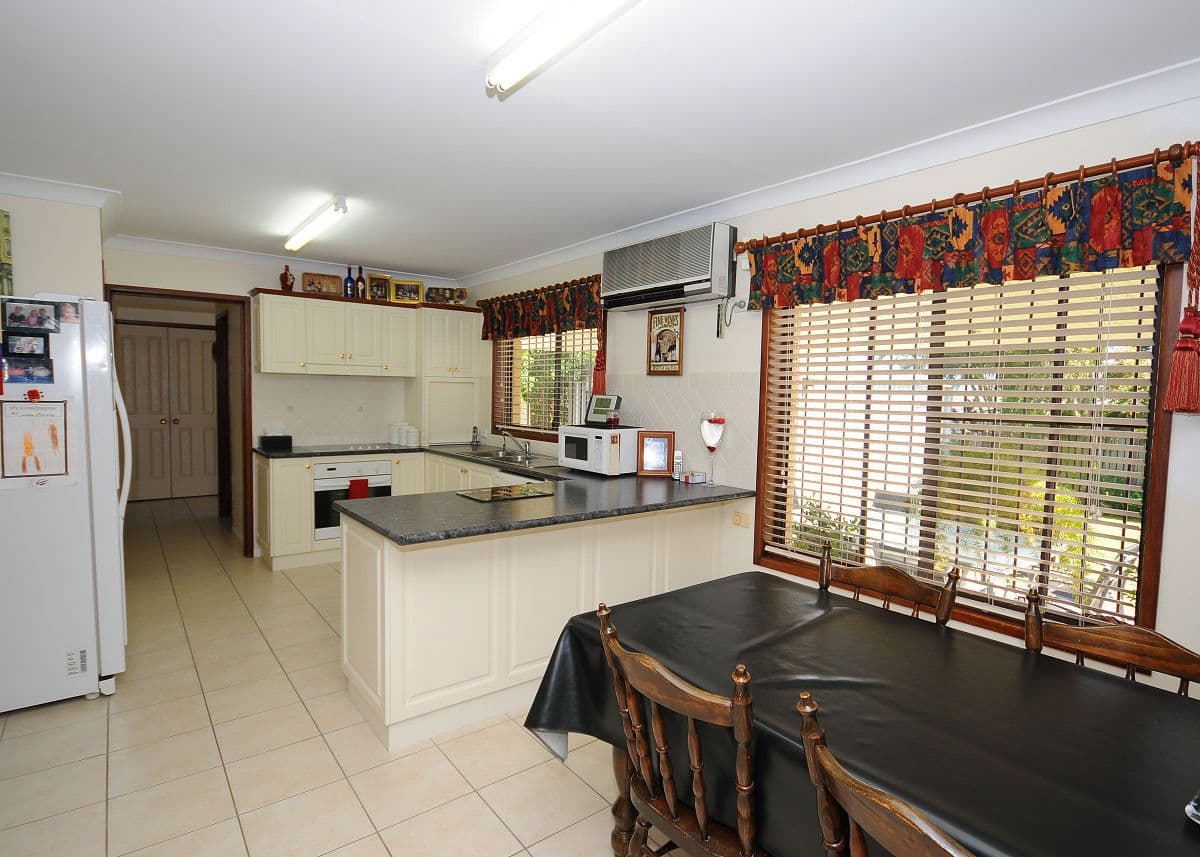 24 Hillcrest Avenue, SCARNESS QLD 4655, Scarness - Thumbnail 2