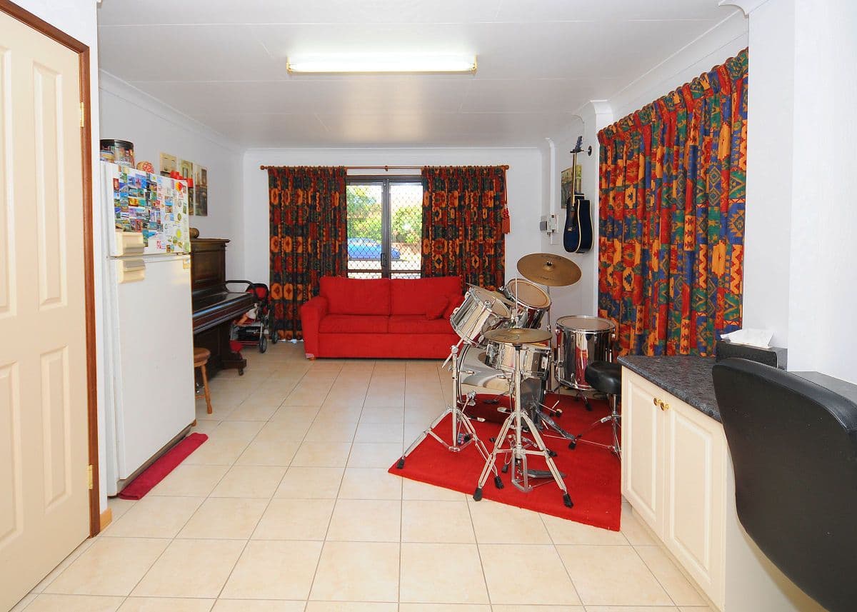24 Hillcrest Avenue, SCARNESS QLD 4655, Scarness - Thumbnail 7