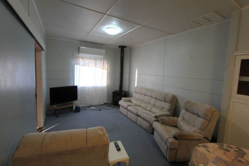 36 Parry Street, Charleville QLD 4470, Charleville - Thumbnail 2