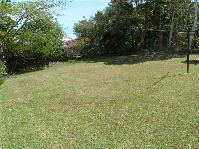 12 Quebec Avenue, CAMP HILL QLD 4152, Camp Hill - Thumbnail 2
