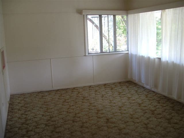 12 Quebec Avenue, CAMP HILL QLD 4152, Camp Hill - Thumbnail 6