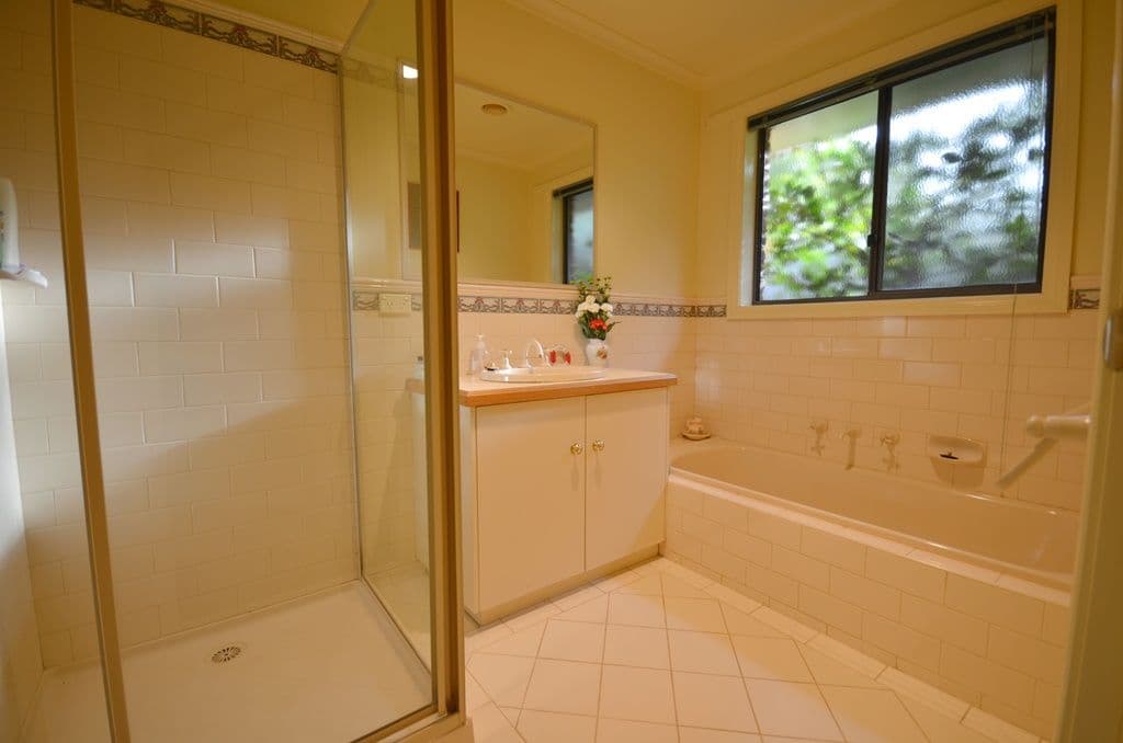 15 Leerama Court, BLACK HILL VIC 3350, Black Hill - Thumbnail 8