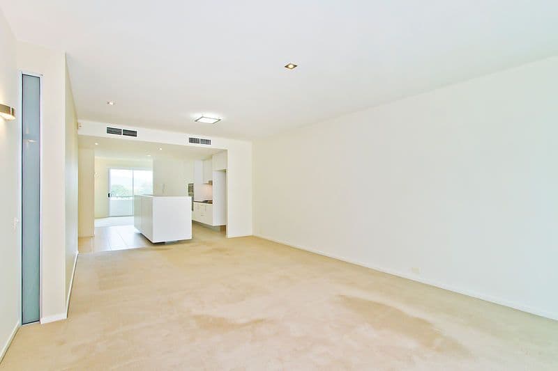 742 Peninsula Drive, ROBINA QLD 4226, Robina - Thumbnail 7