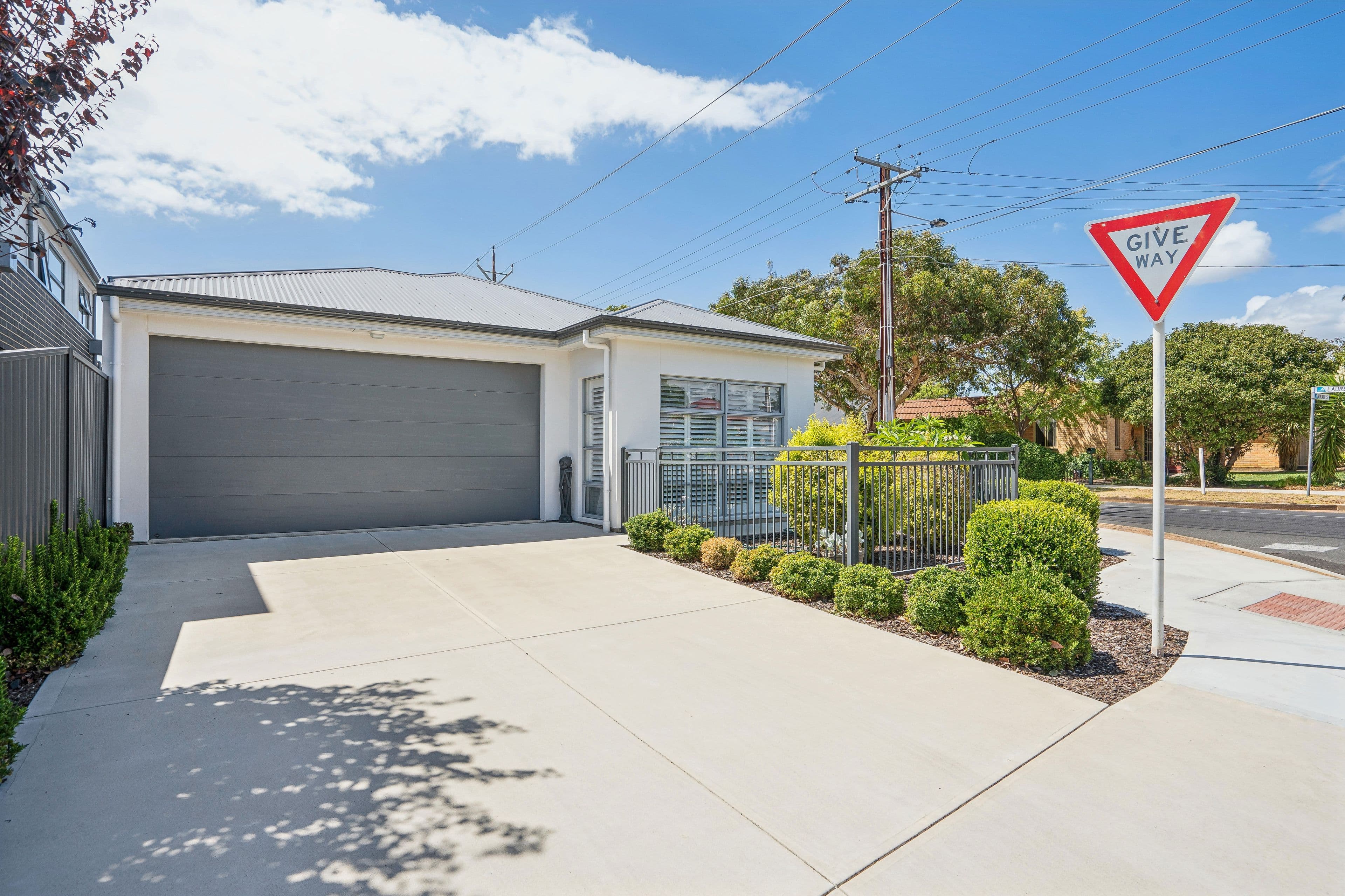 8 Laurence Street, Dover Gardens SA 5048, Dover Gardens - Thumbnail 2
