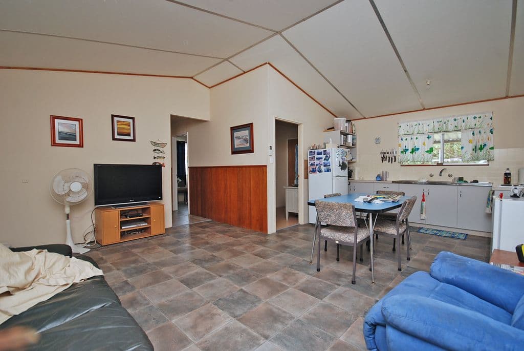 30 Ward Street, Jurien Bay WA 6516, Jurien Bay - Thumbnail 2