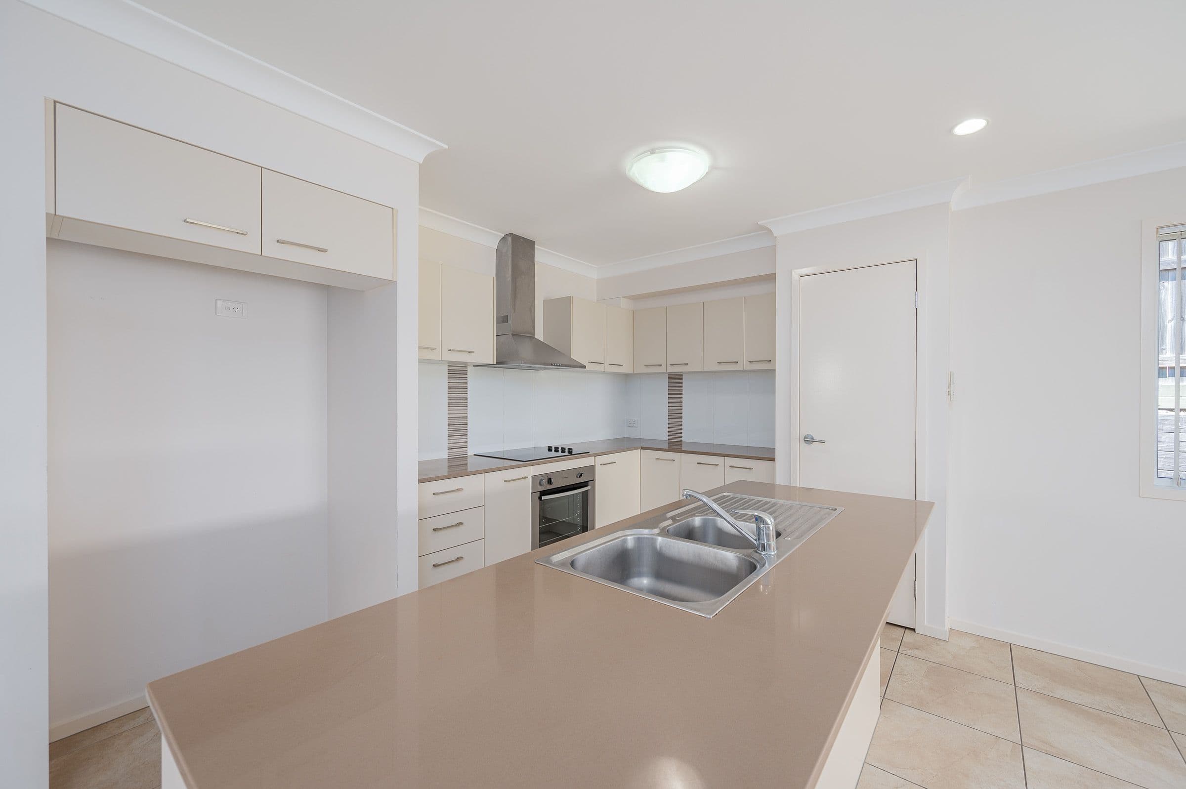6 Isla Court, New Auckland QLD 4680, New Auckland - Thumbnail 4