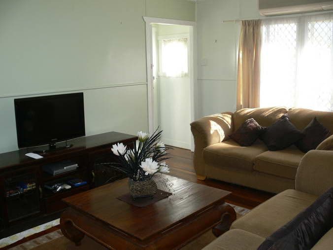 23 Russell Street, ESK QLD 4312, Esk - Thumbnail 3