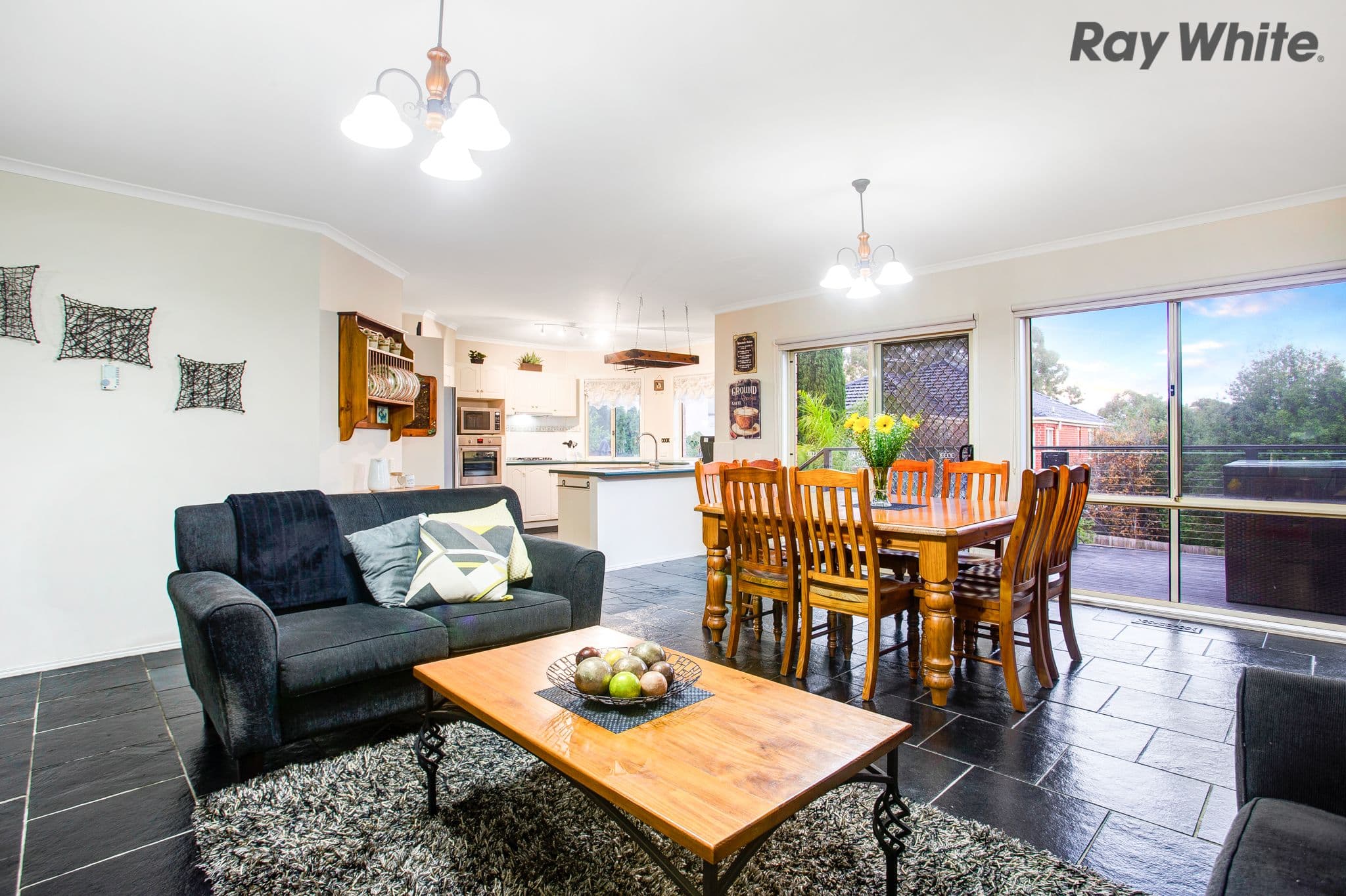 13 Thomas Street, Roxburgh Park VIC 3064, Roxburgh Park - Thumbnail 3