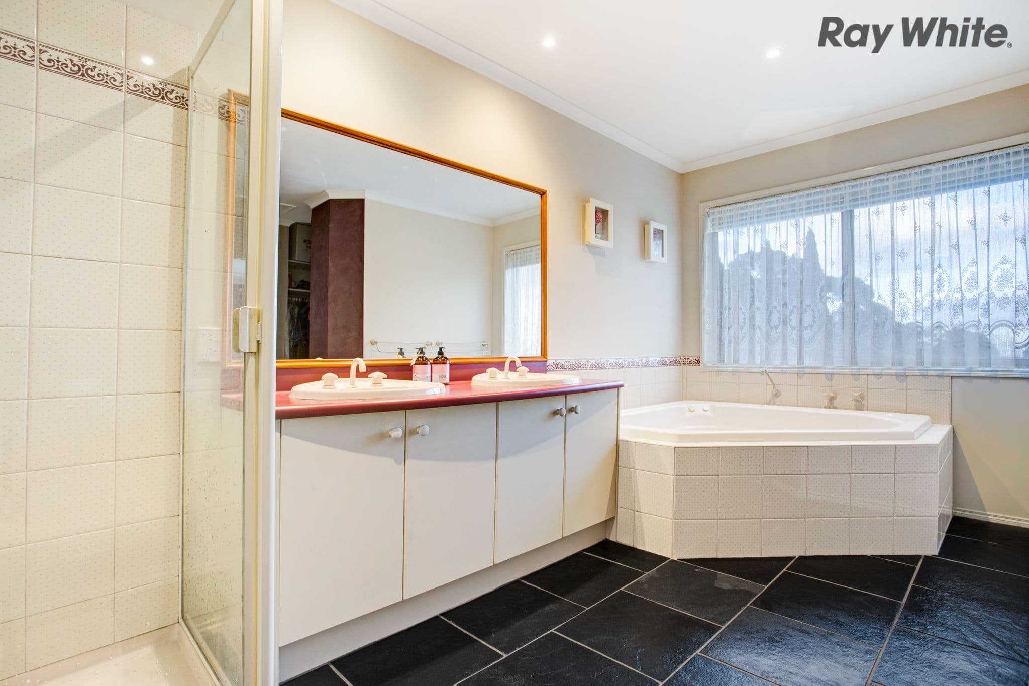13 Thomas Street, Roxburgh Park VIC 3064, Roxburgh Park - Thumbnail 8