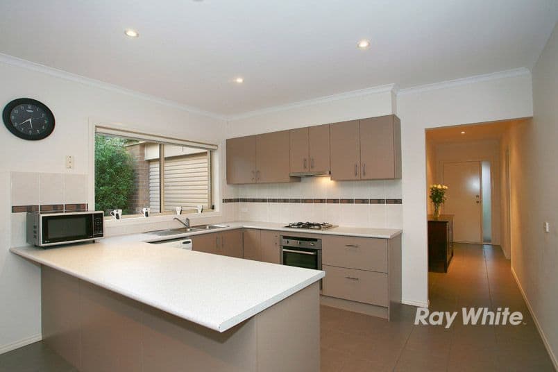 8 Springmount Street, CRANBOURNE NORTH VIC 3977, Cranbourne North - Thumbnail 3