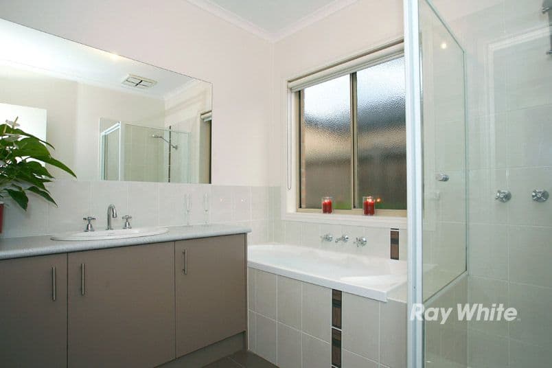 8 Springmount Street, CRANBOURNE NORTH VIC 3977, Cranbourne North - Thumbnail 6