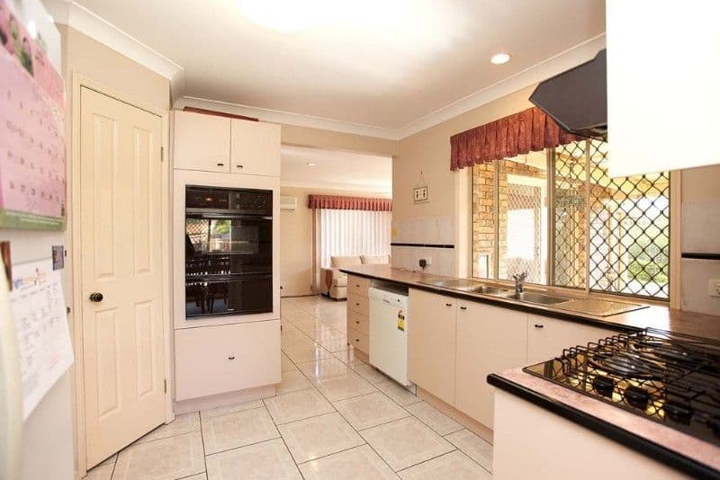 16 Blue Grass Crescent, EIGHT MILE PLAINS QLD 4113, Eight Mile Plains - Thumbnail 3