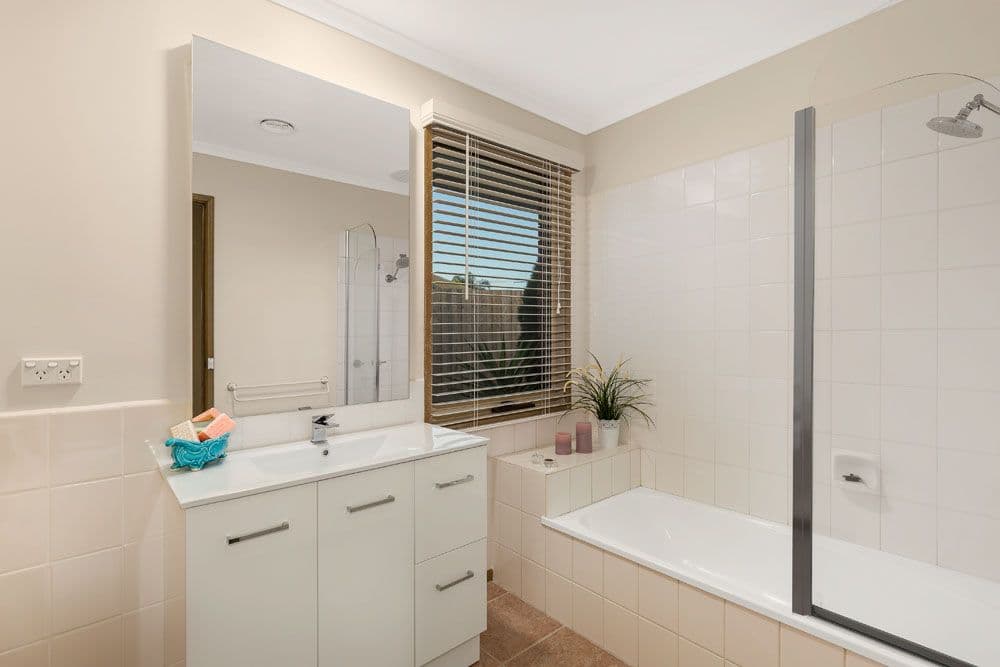 24 Pitfield Crescent, Rowville VIC 3178, Rowville - Thumbnail 5