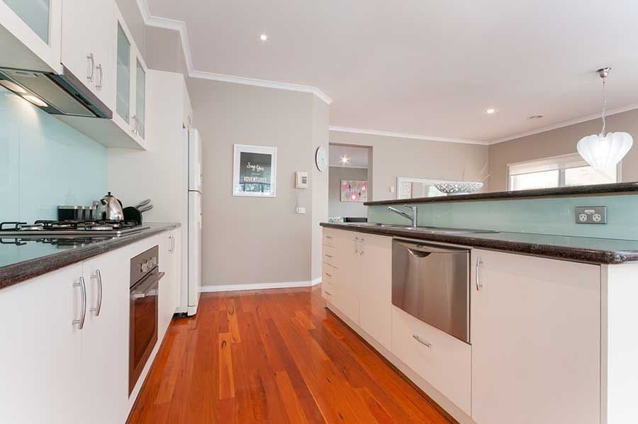 6 Green Hill Place, Craigieburn VIC 3064, Craigieburn - Thumbnail 2