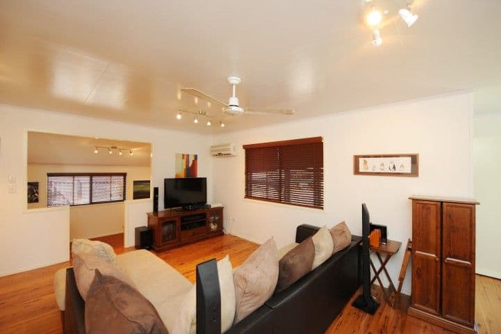 19 Dalton Street, CLINTON QLD 4680, Clinton - Thumbnail 5