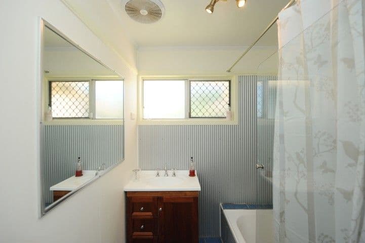 19 Dalton Street, CLINTON QLD 4680, Clinton - Thumbnail 7