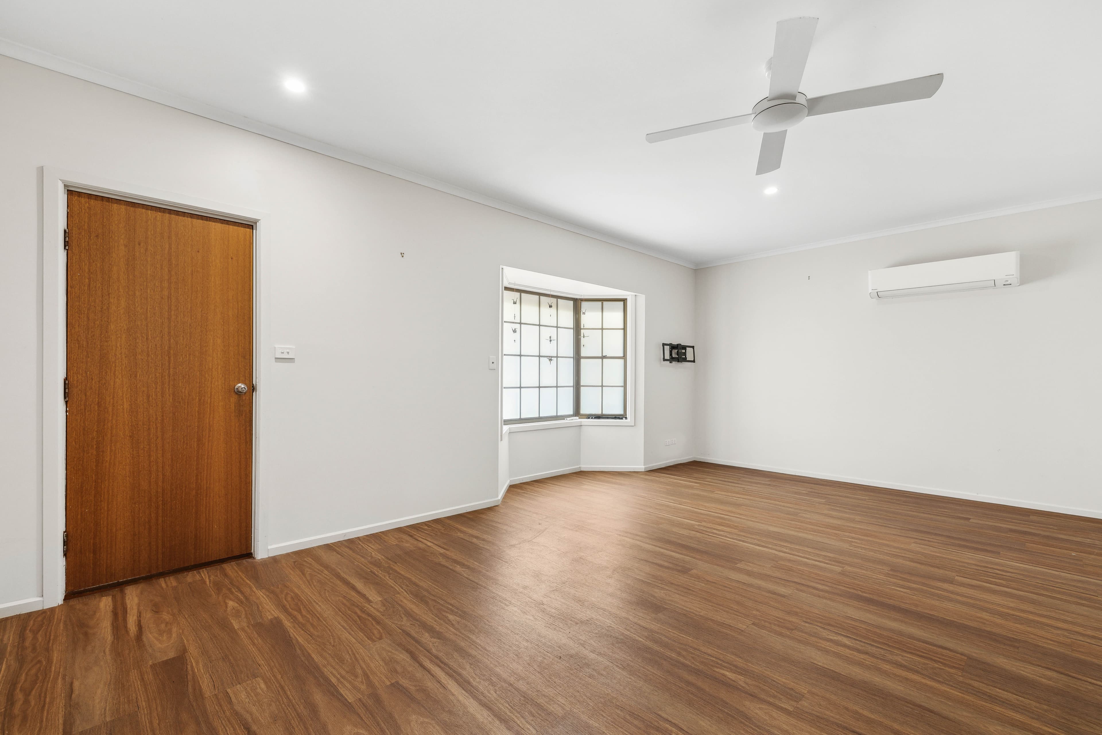 15 Ashbourne Road, Strathalbyn SA 5255, Strathalbyn - Thumbnail 2