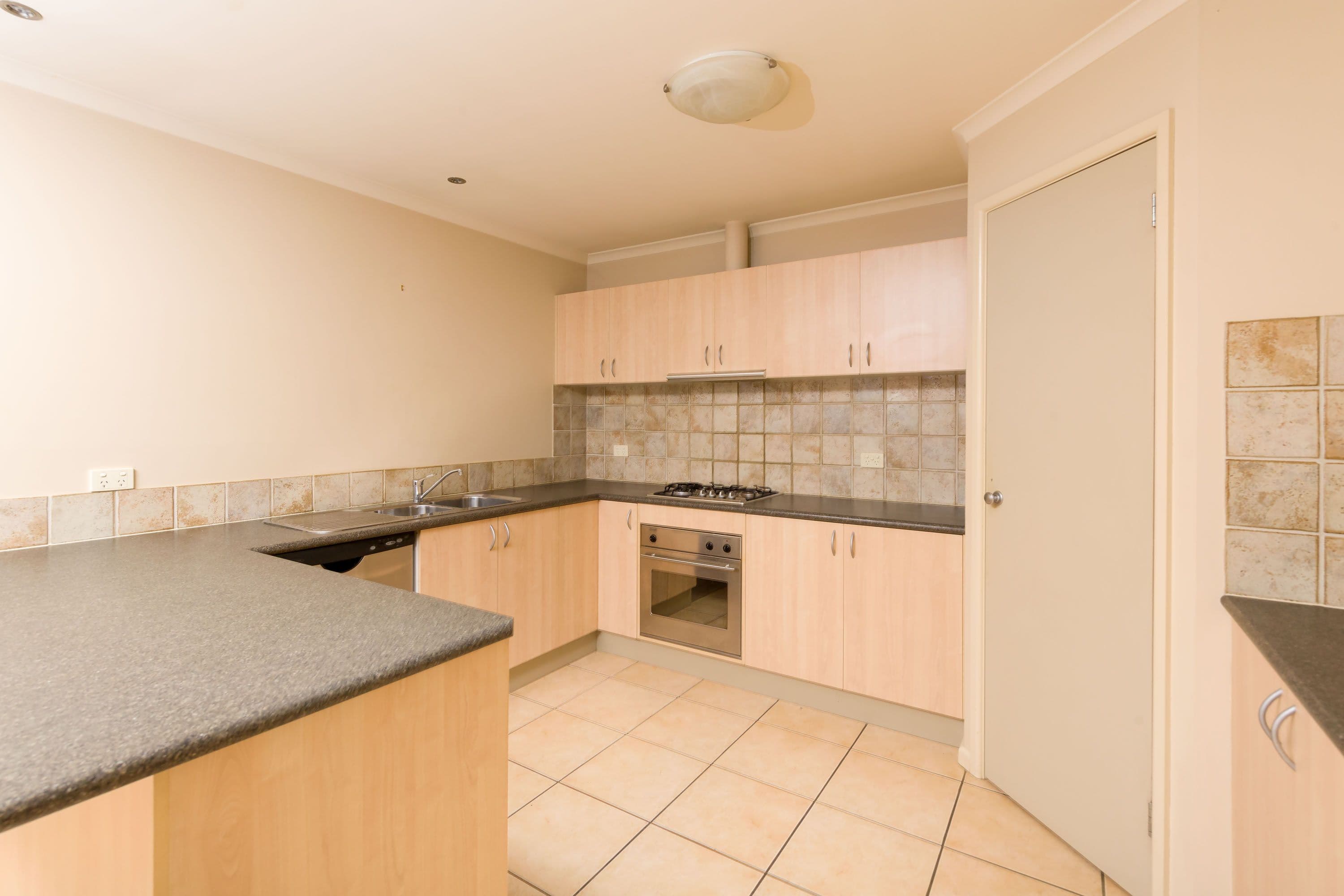 33 Cummings Street, Wodonga VIC 3690, Wodonga - Thumbnail 4