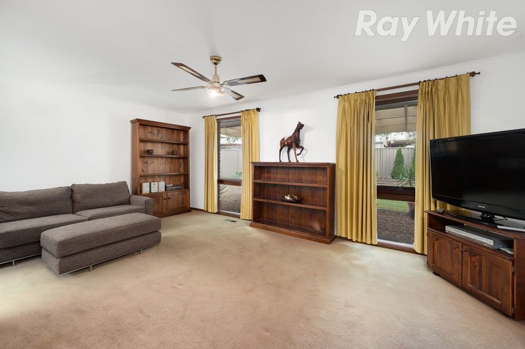 12 McLaughlin Crescent, Mill Park VIC 3082, Mill Park - Thumbnail 5
