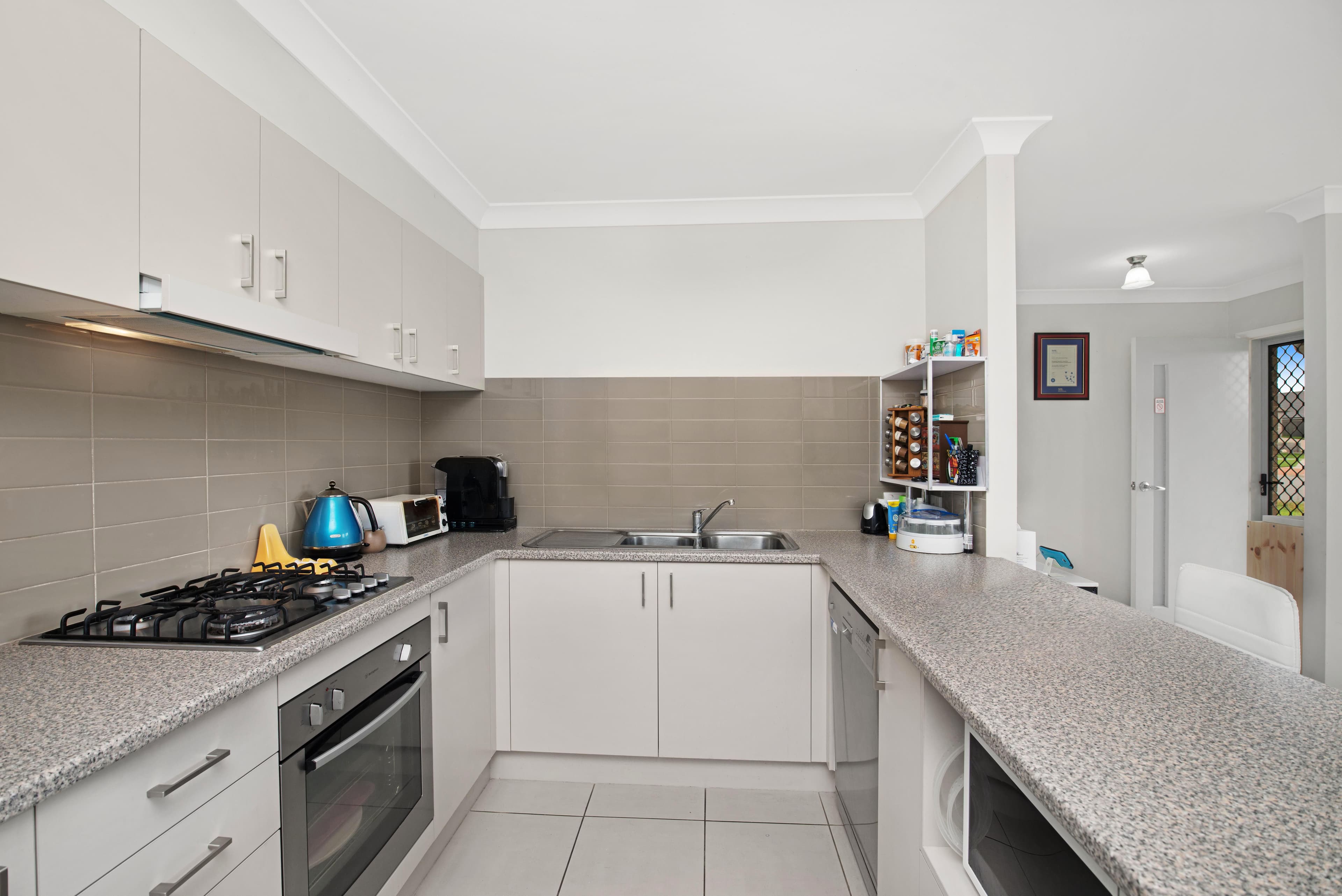 75 Redgum Circuit, Aberglasslyn - Thumbnail 2