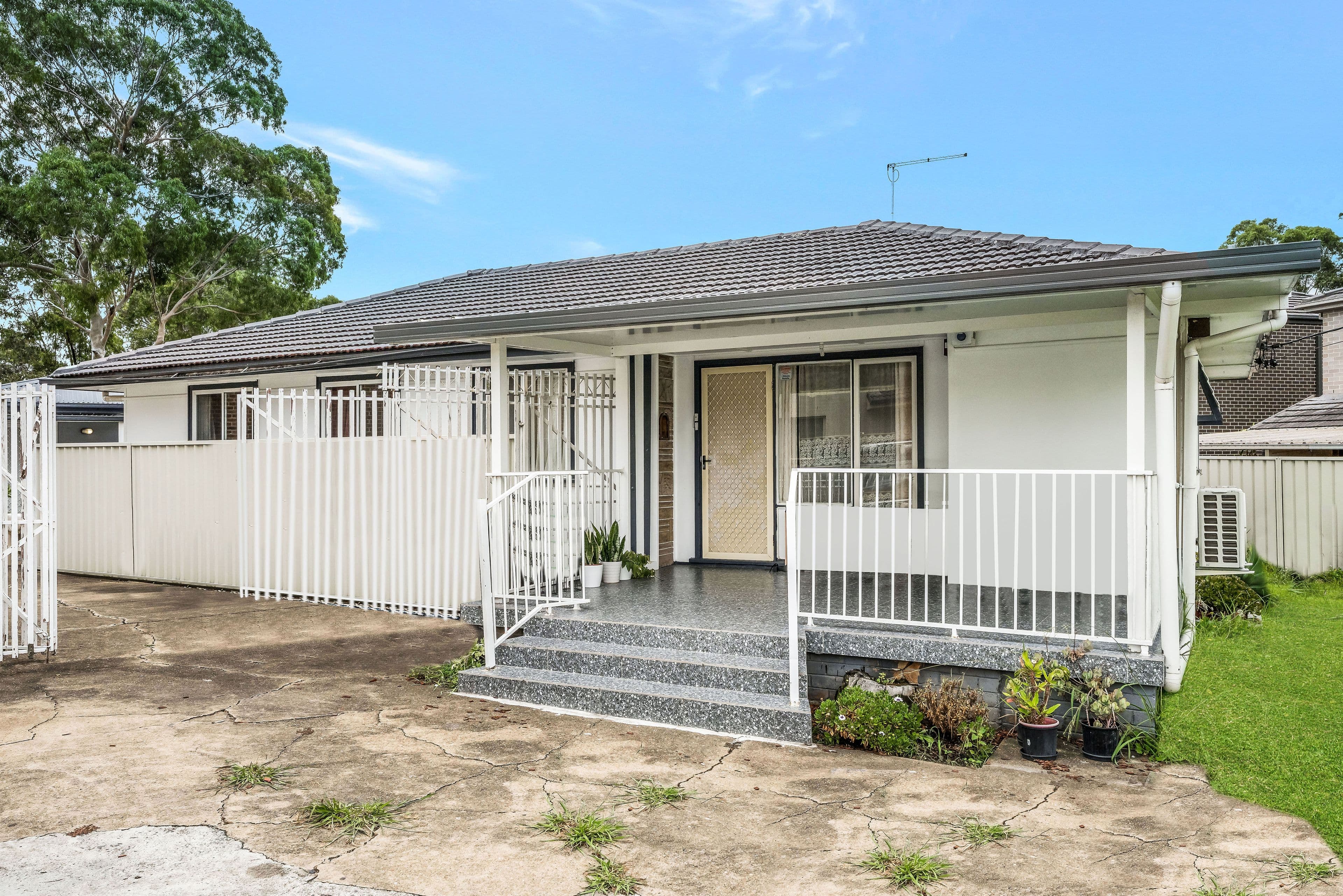 3 Trevanna Street, Busby NSW 2168, Busby - Thumbnail 2