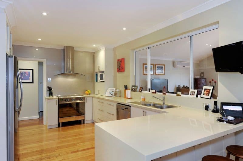 13 Waikiki Road, SAFETY BAY WA 6169, Safety Bay - Thumbnail 8