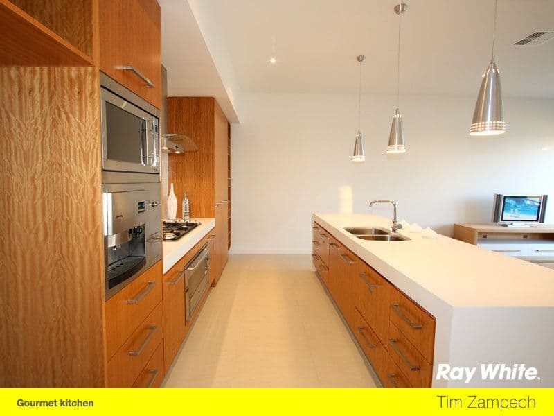 7 South Quay Drive, BIGGERA WATERS QLD 4216, Biggera Waters - Thumbnail 6