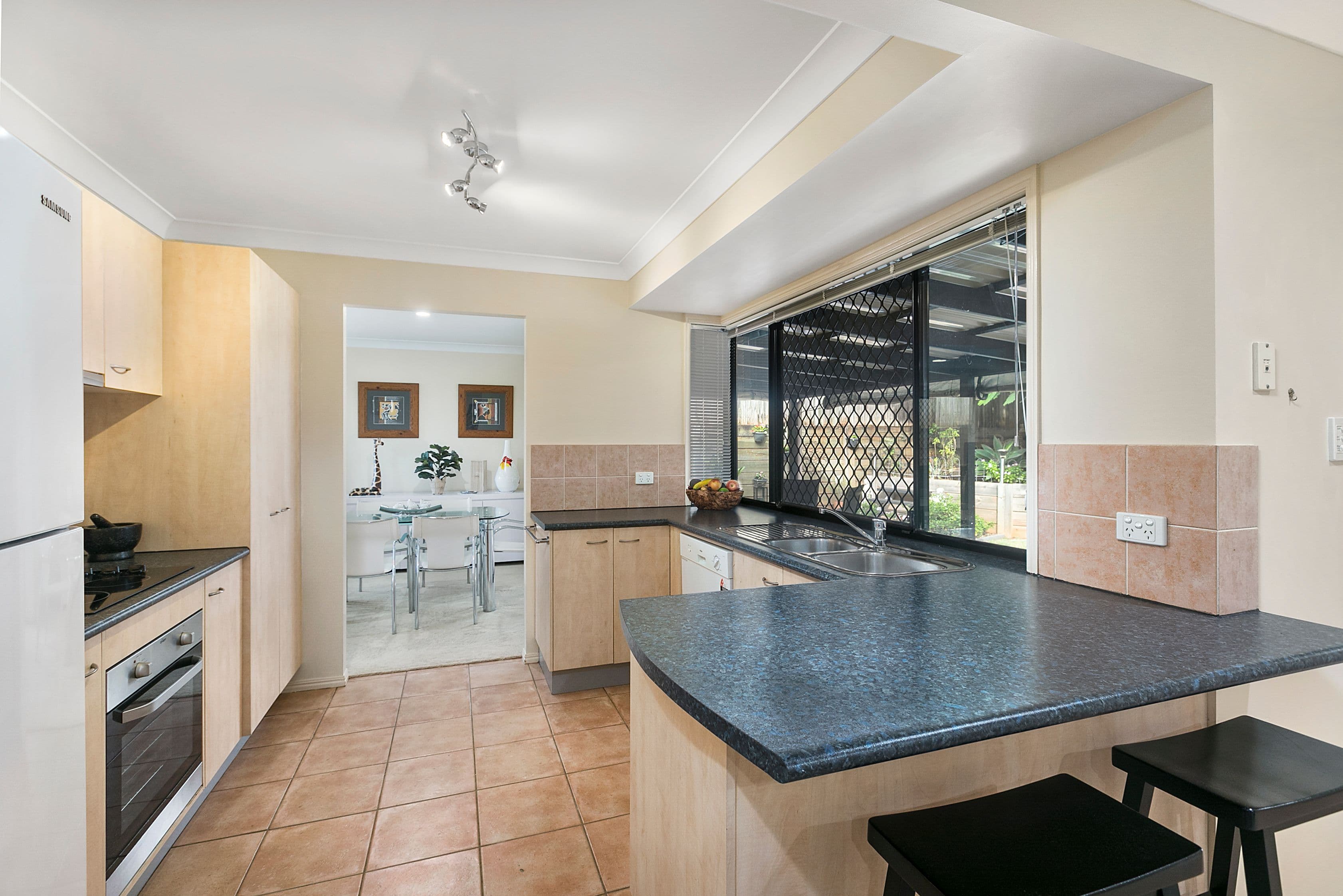 4 Sweetapple Place, Manly West QLD 4179, Manly West - Thumbnail 2
