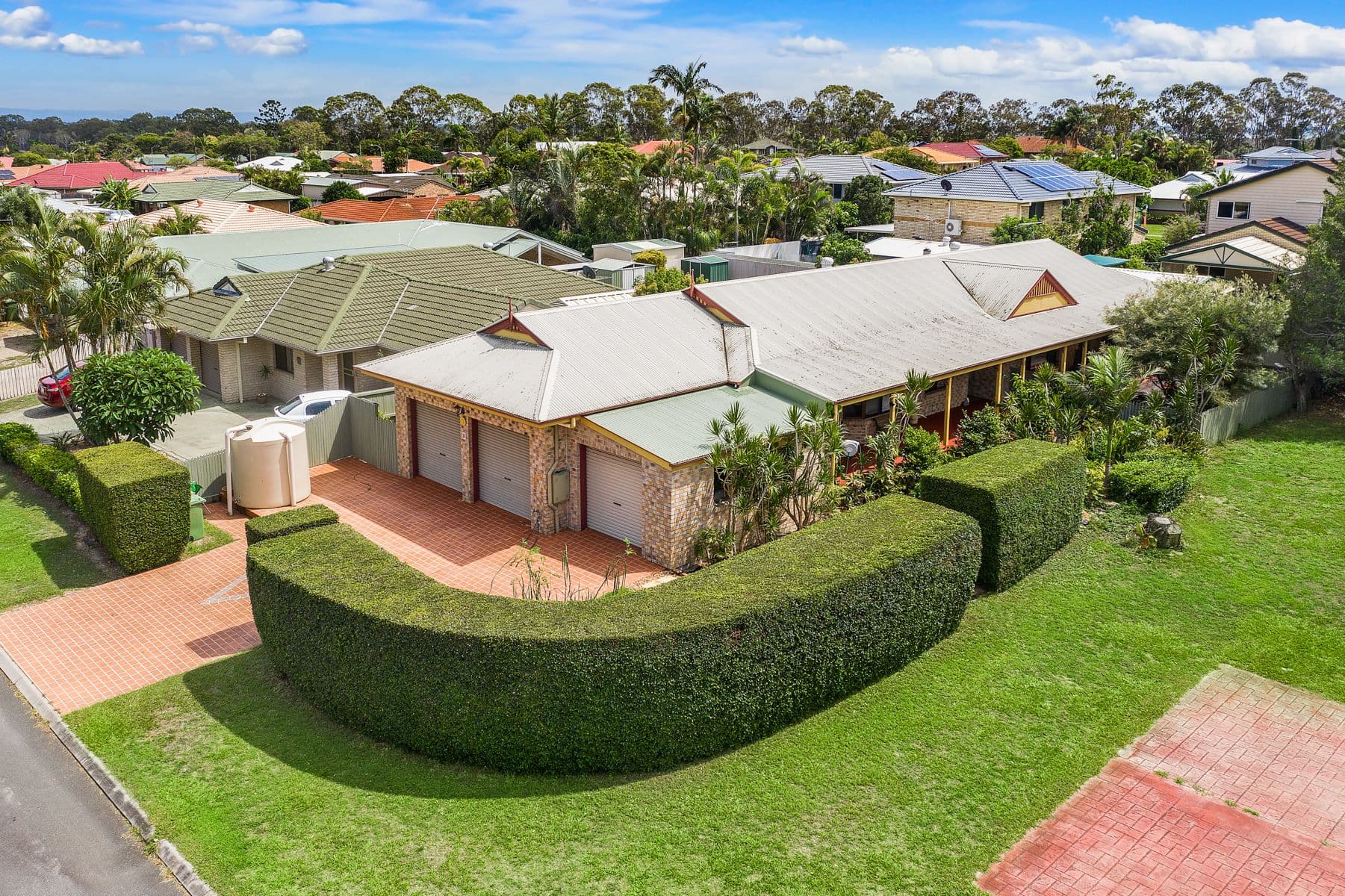 8 Bloodwood Court, Rothwell QLD 4022, Rothwell - Thumbnail 2