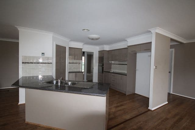 14 Brennan Crescent, Oberon NSW 2787, Oberon - Thumbnail 4