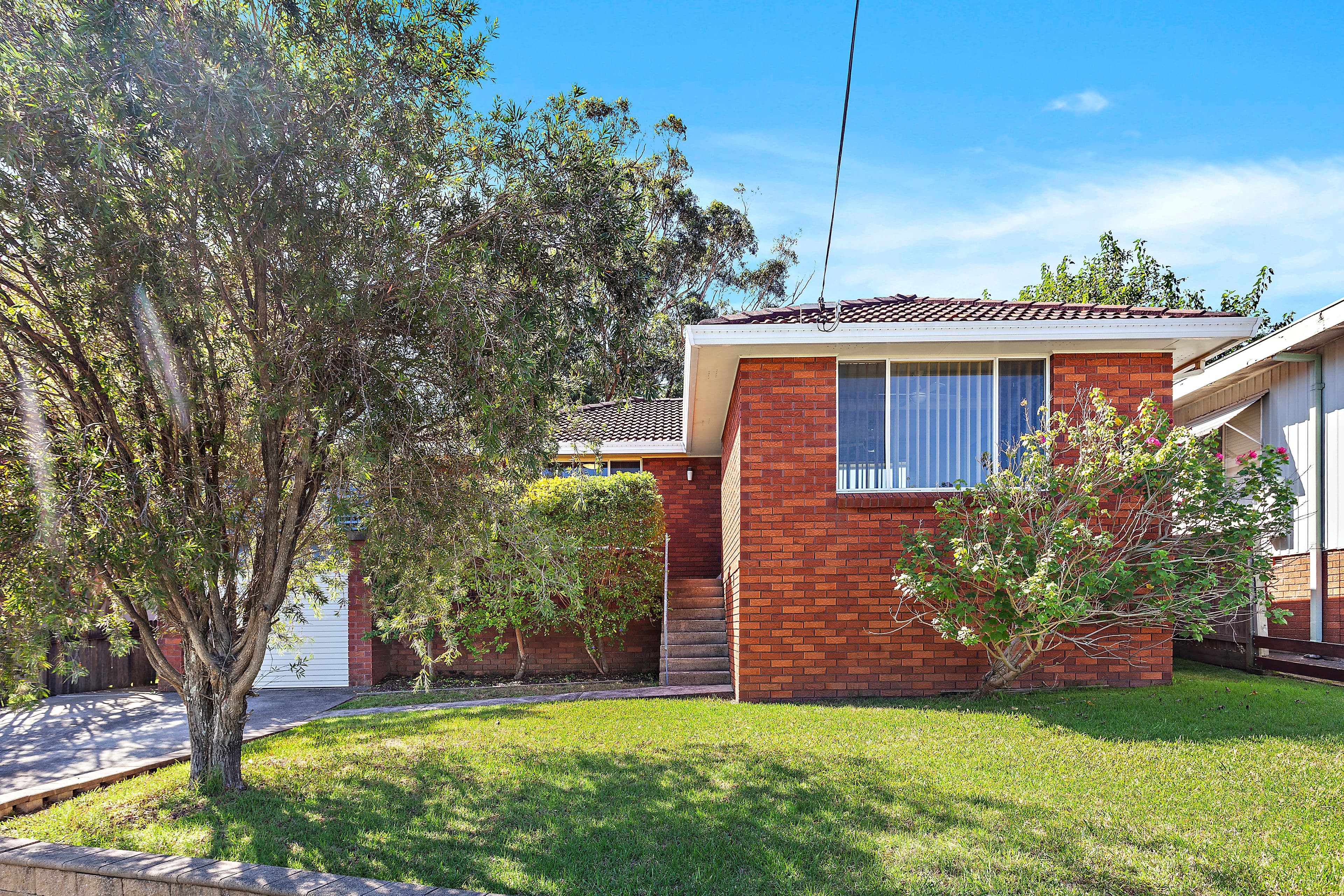 78 Bridge Avenue, Oak Flats - Image 1