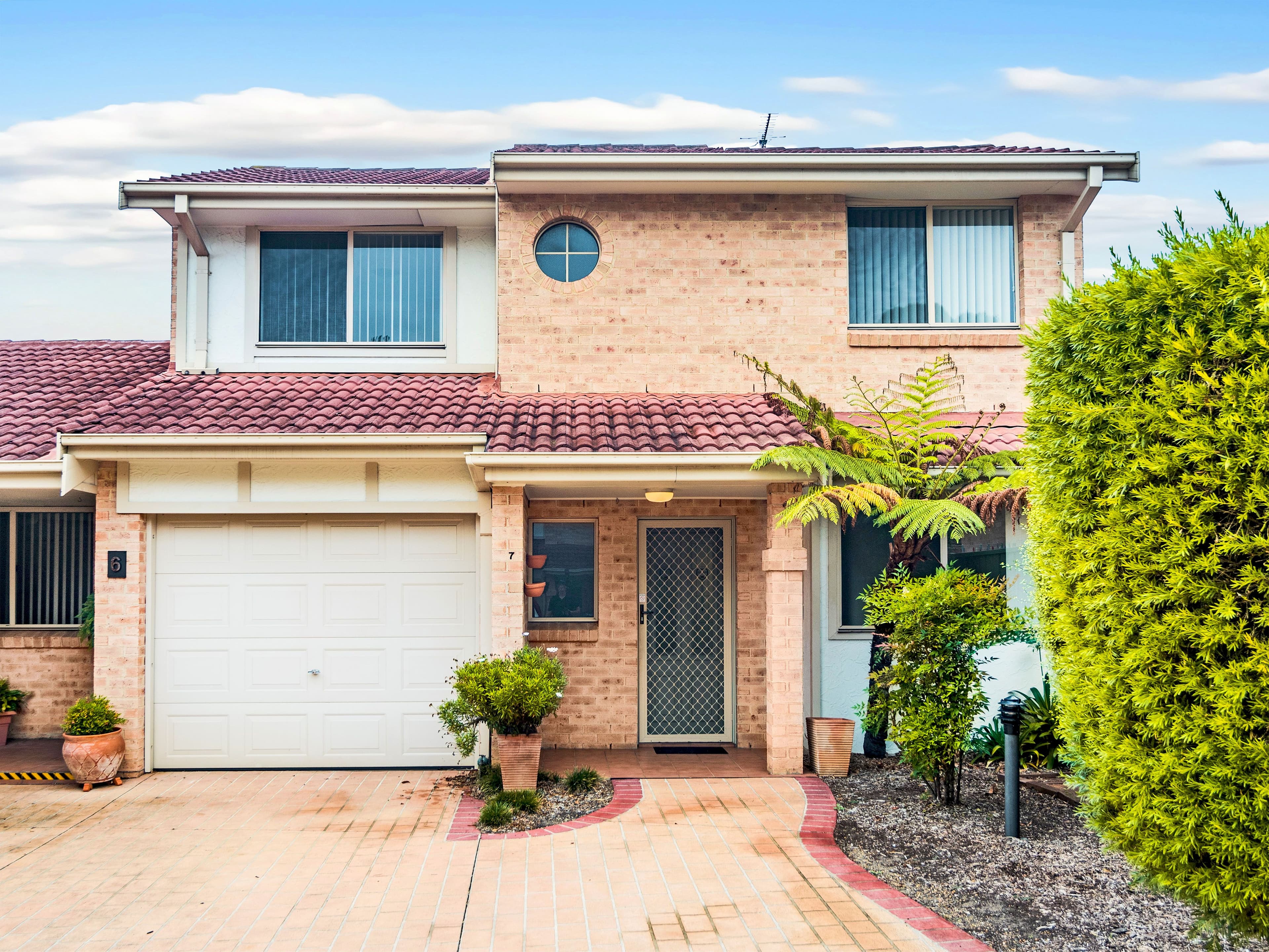 19 Park Avenue, Helensburgh - Image 1