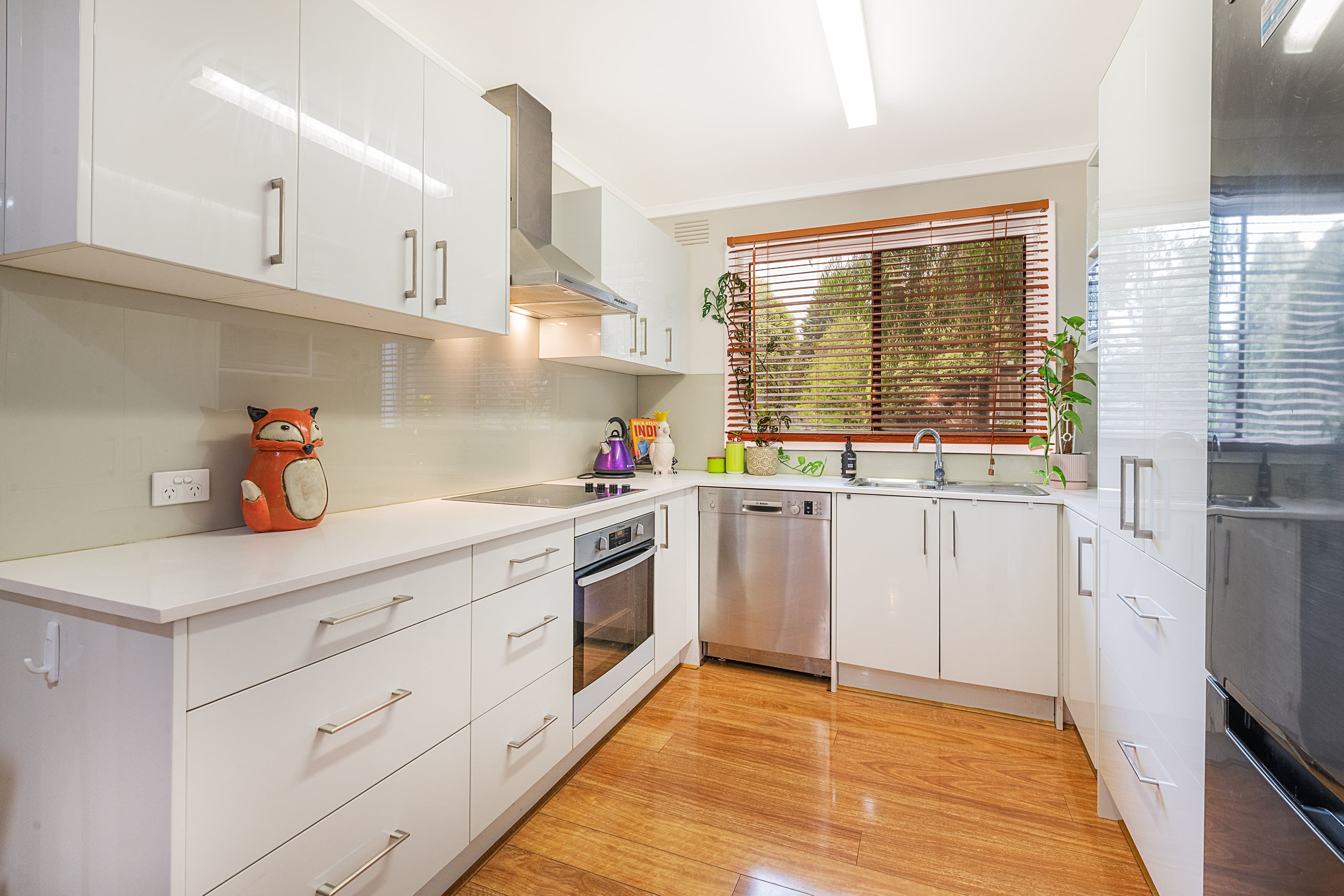 10 Elmhurst Road, Bayswater North VIC 3153, Bayswater North - Thumbnail 2