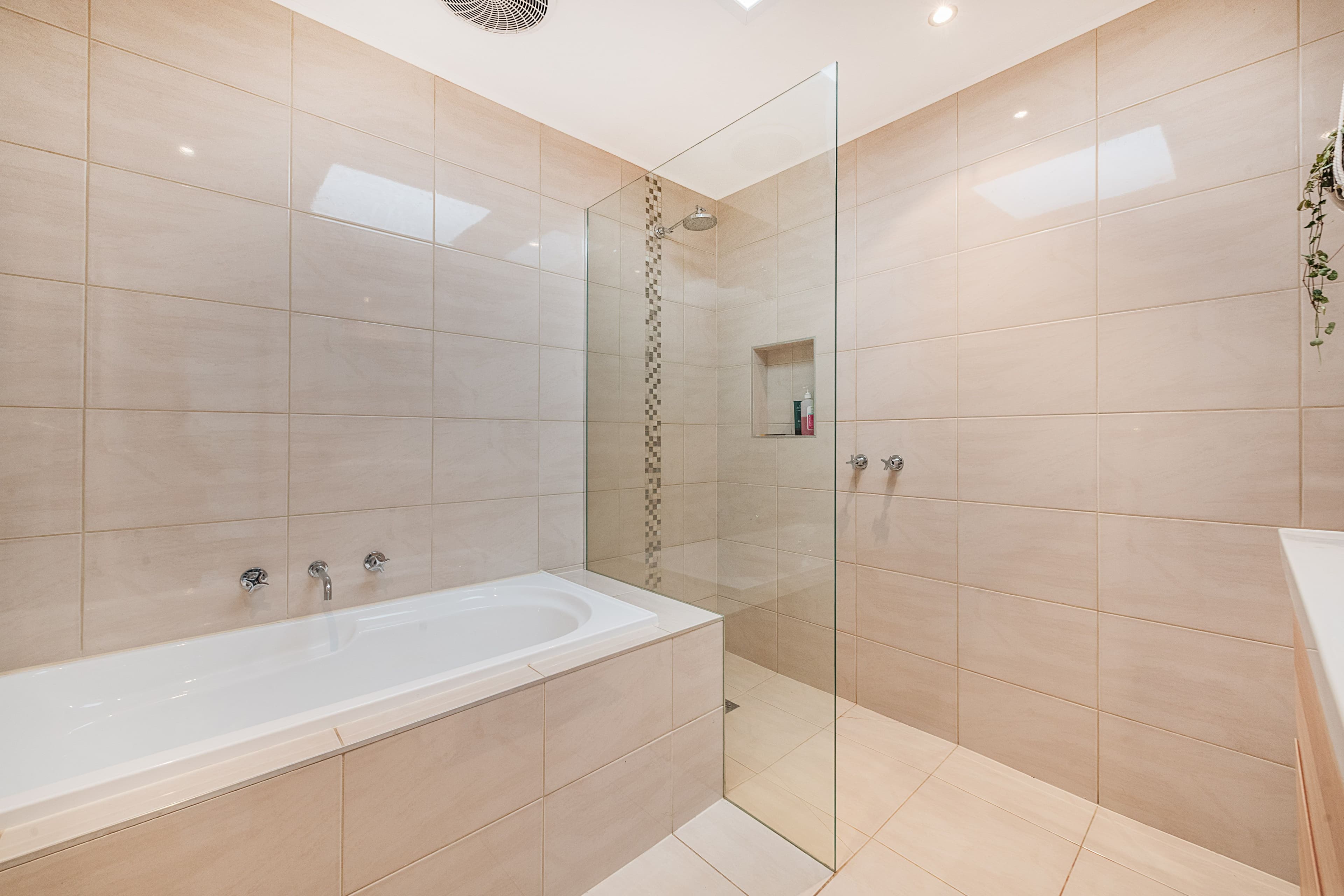 10 Elmhurst Road, Bayswater North VIC 3153, Bayswater North - Thumbnail 5