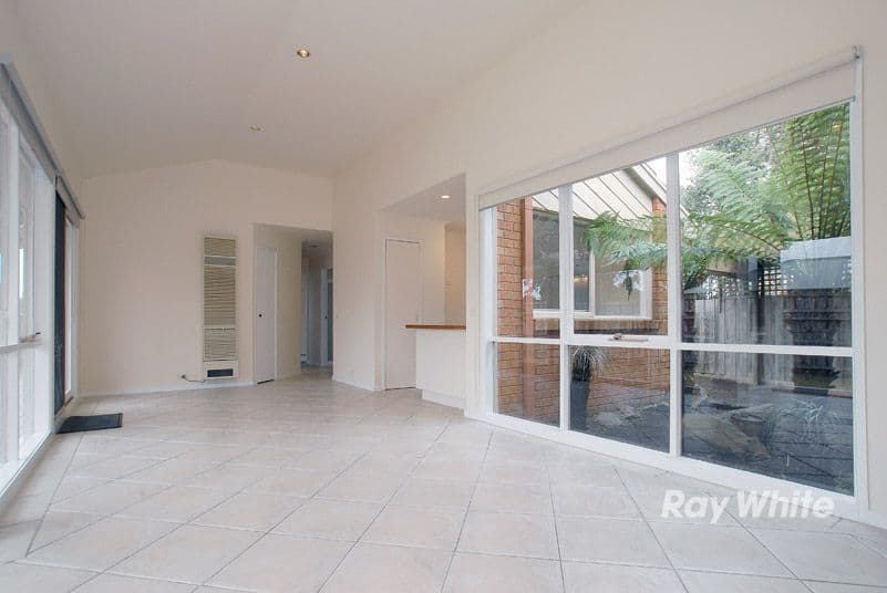 6 Broome Crescent, CRANBOURNE NORTH VIC 3977, Cranbourne North - Thumbnail 3
