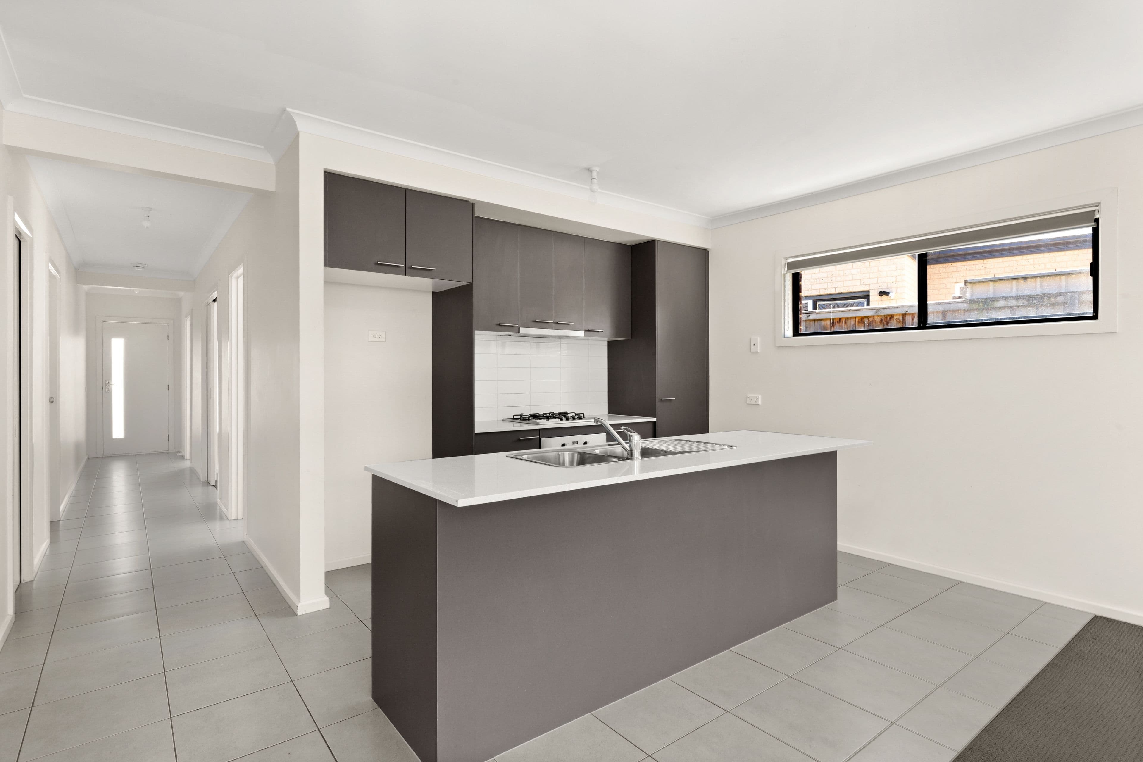 4 McGarvie Crescent, Pakenham VIC 3810, Pakenham - Thumbnail 3