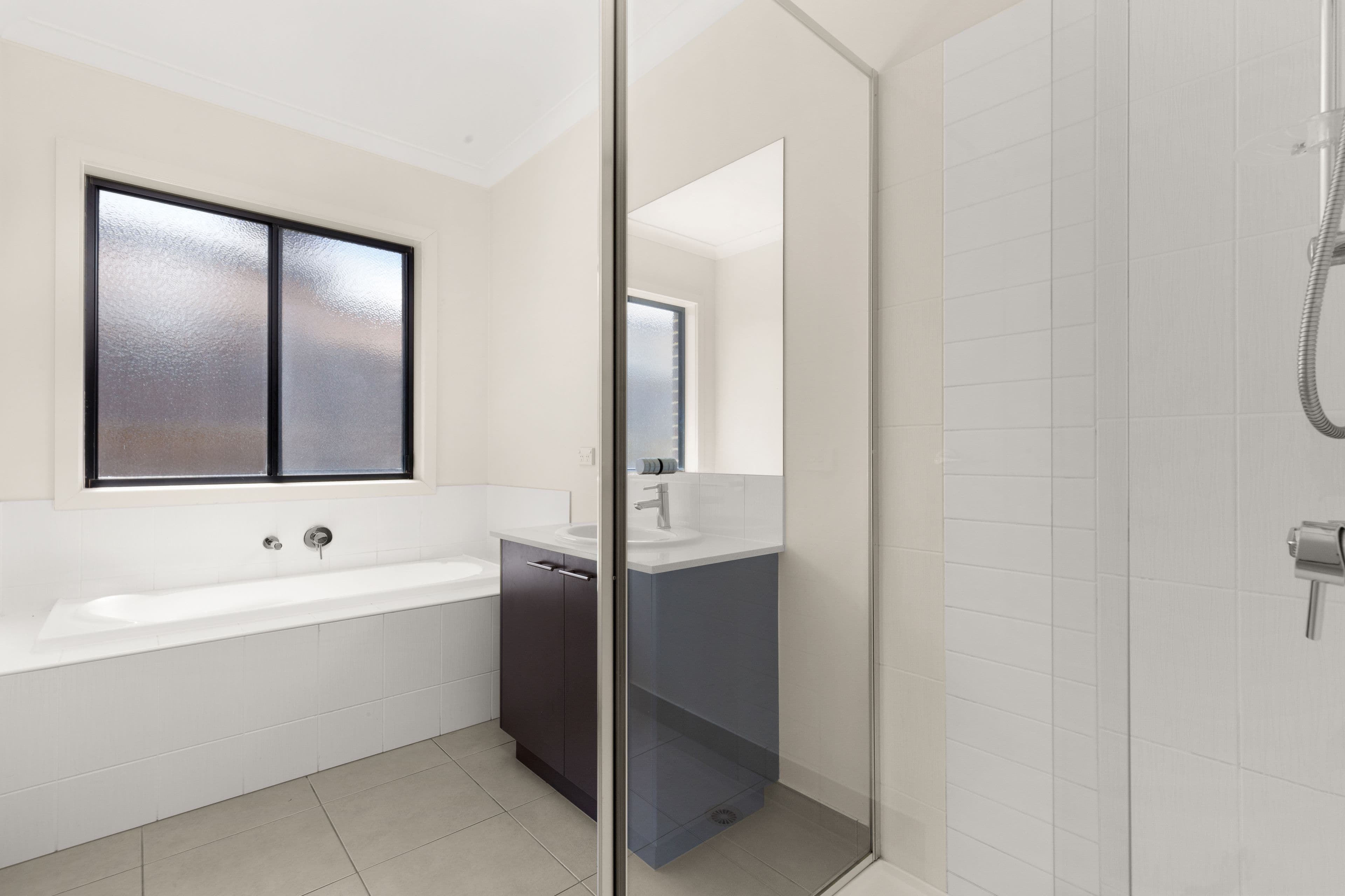 4 McGarvie Crescent, Pakenham VIC 3810, Pakenham - Thumbnail 5