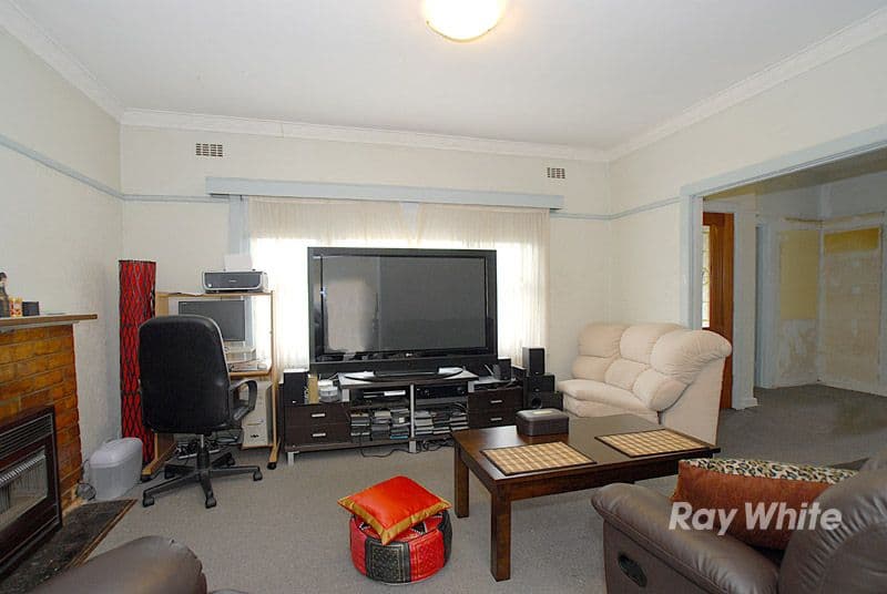 10 Henry Street, NOBLE PARK VIC 3174, Noble Park - Thumbnail 7