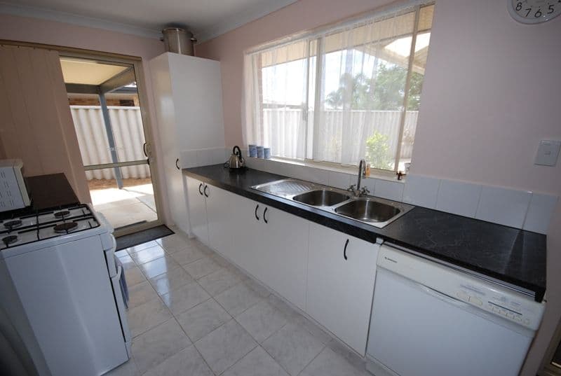 122 Dalrymple Drive, LEDA WA 6170, Leda - Thumbnail 4