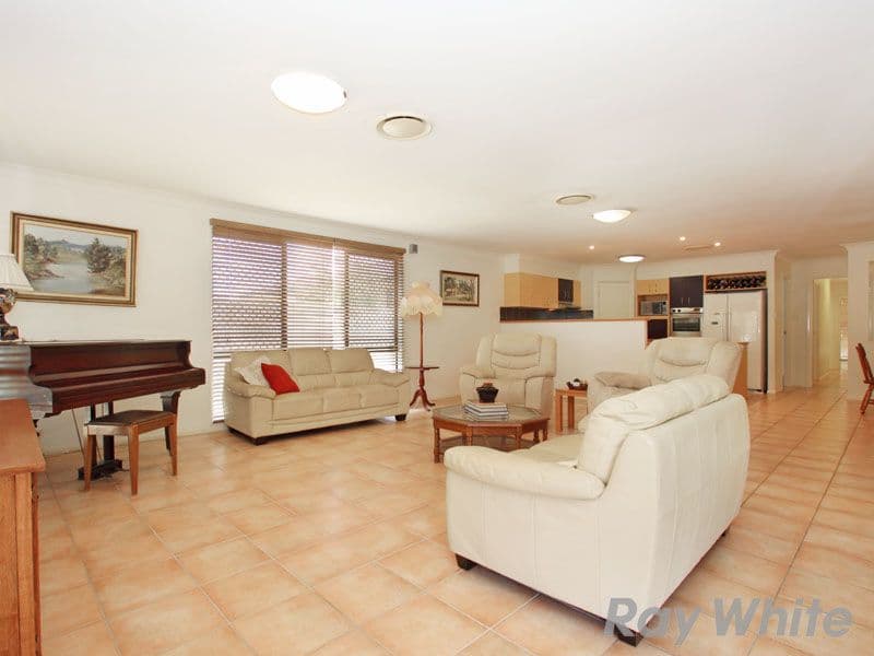13 Capella Place, BRIDGEMAN DOWNS QLD 4035, Bridgeman Downs - Thumbnail 3