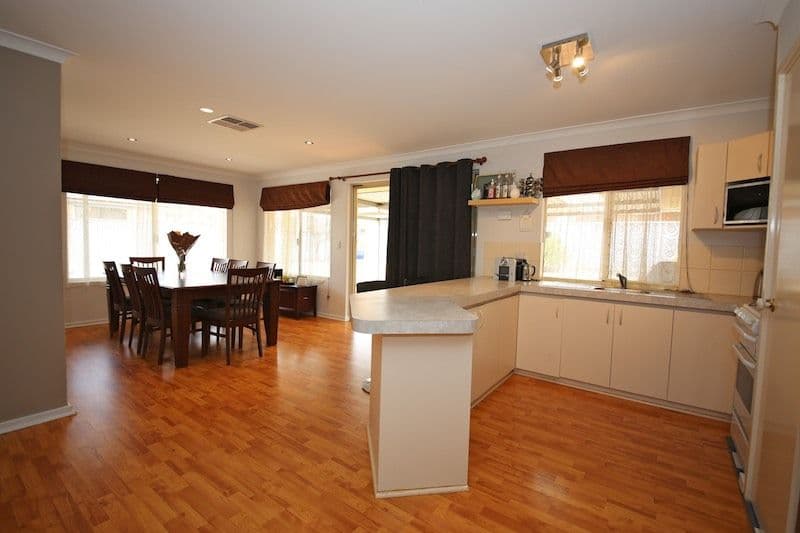35 Brookside Gardens, CAVERSHAM WA 6055, Caversham - Thumbnail 7