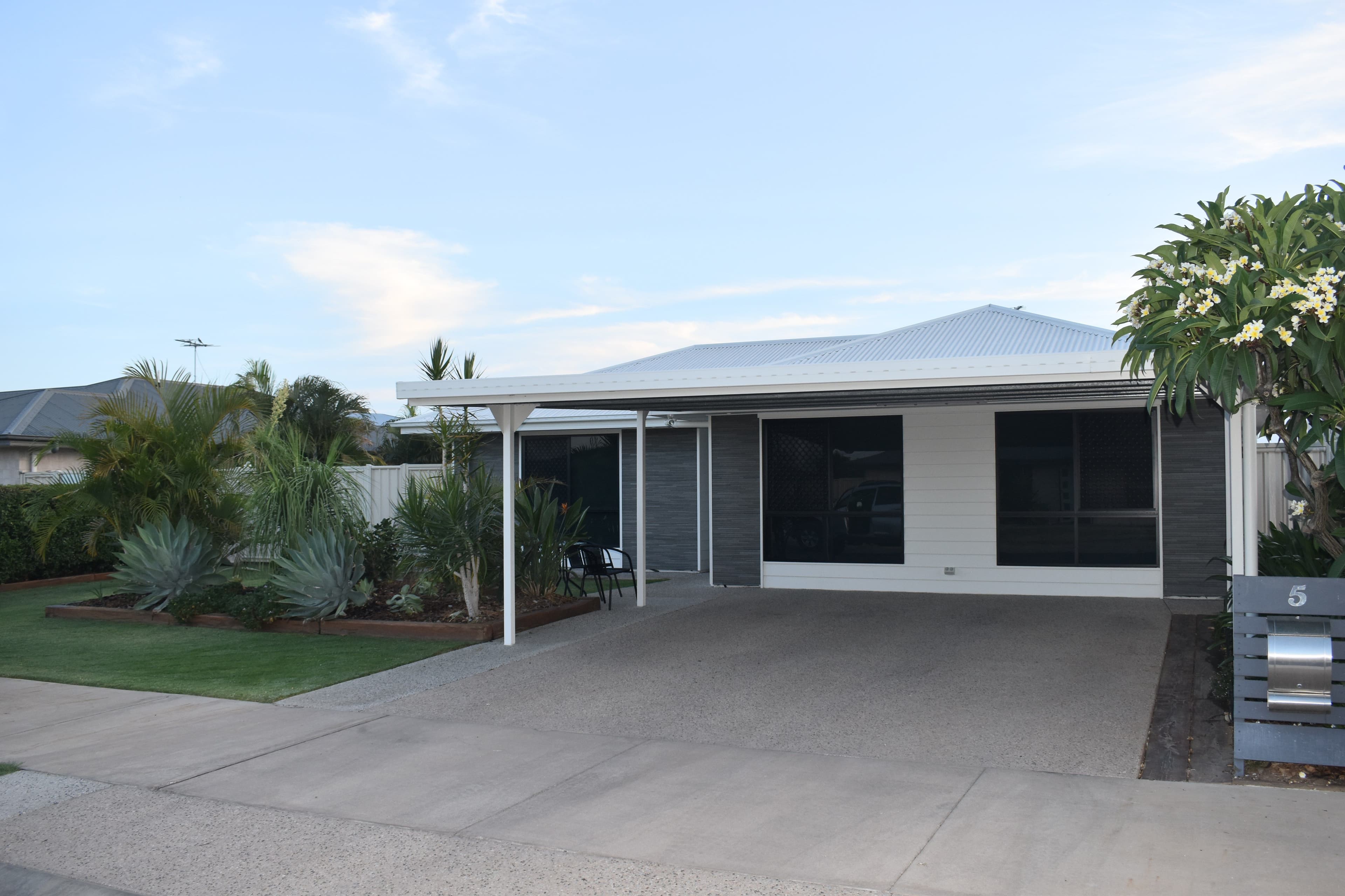 5 Spellman, Emerald QLD 4720, Emerald - Image 1